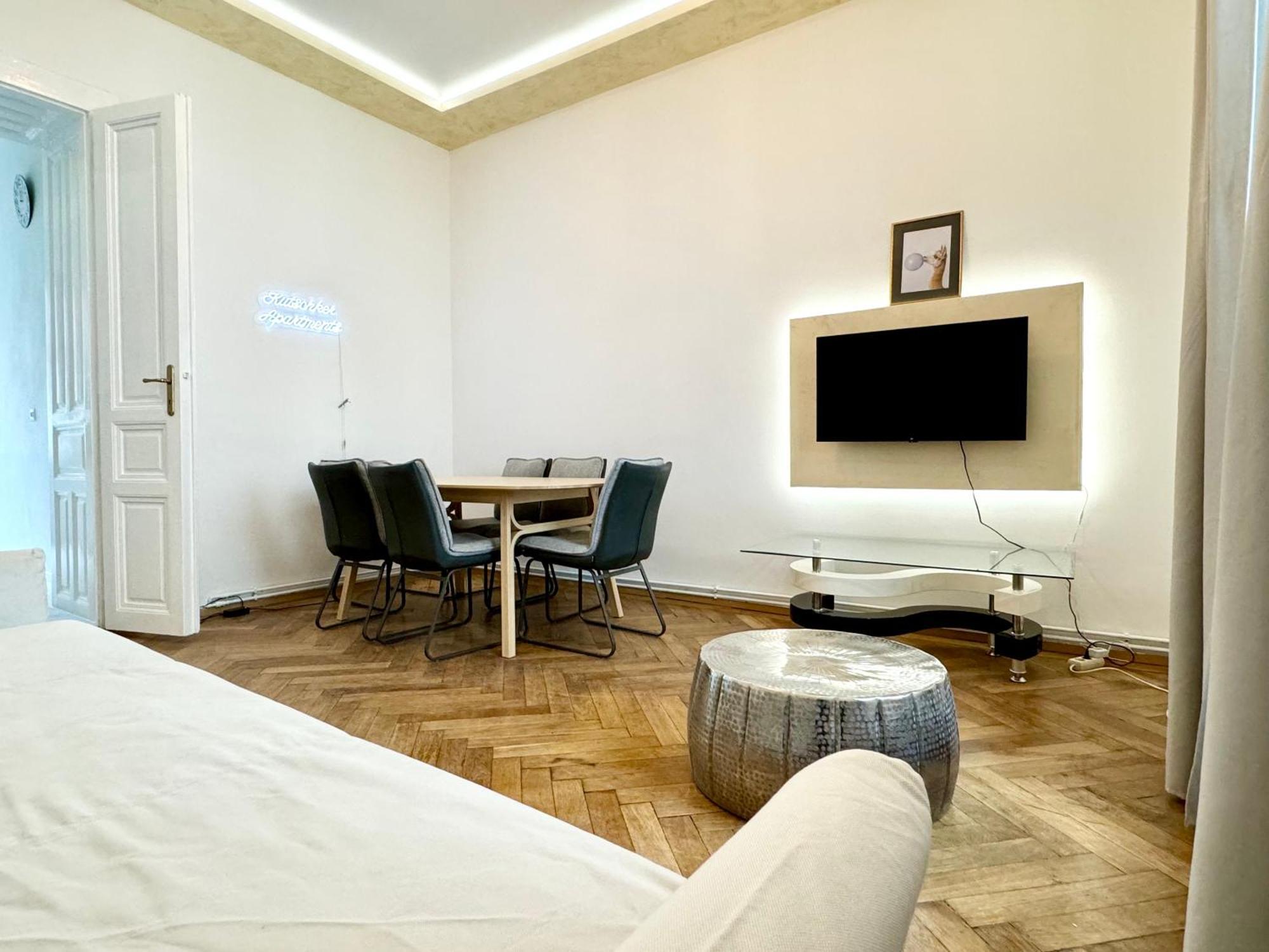 Luxury At Famous Kutschkermarkt Vienne